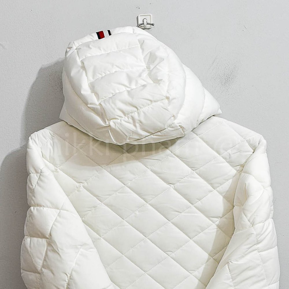 NWT Tommy Hilfiger Ladies' Packable Jacket in white - Picture 6 of 7